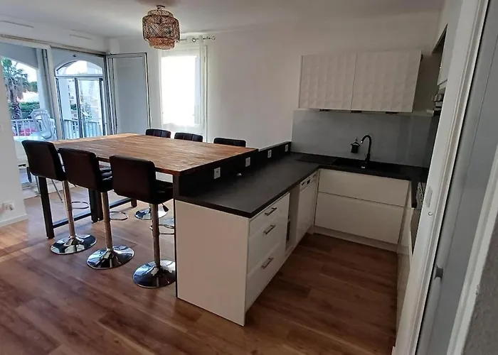 Chez Sofia T3 View Port Private Parking And Pool Daire