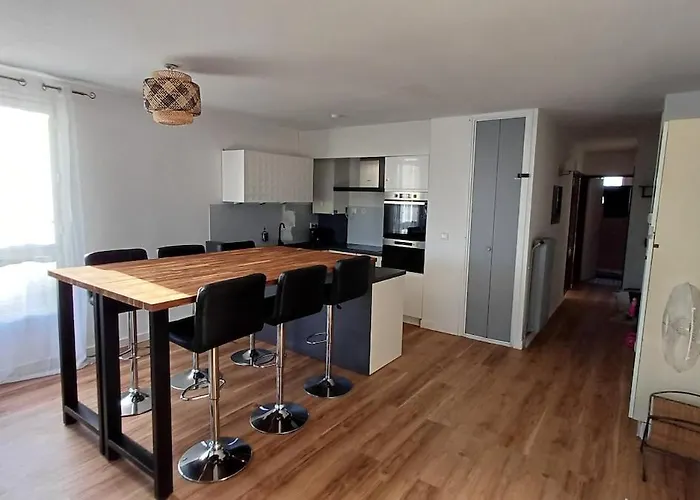 Chez Sofia T3 View Port Private Parking And Pool Daire Agde